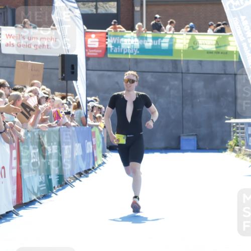 09.08.2026 - GEWOBA Citytriathlon Bremen Yannick Fuchs http://msf.ph/oto/9936779 09.08.2026 15:09:31 Ziel 26 meine-sportfotos.de