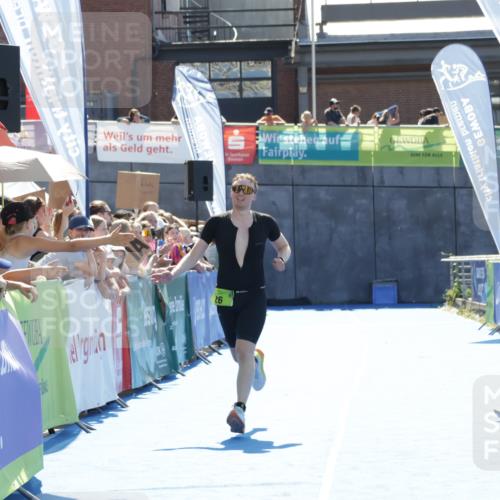 09.08.2026 - GEWOBA Citytriathlon Bremen Yannick Fuchs http://msf.ph/oto/9936780 09.08.2026 15:09:32 Ziel 26 meine-sportfotos.de