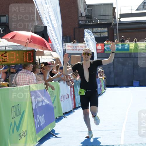 09.08.2026 - GEWOBA Citytriathlon Bremen Yannick Fuchs http://msf.ph/oto/9936784 09.08.2026 15:09:33 Ziel 26 meine-sportfotos.de