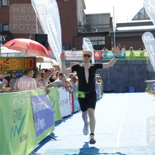 09.08.2026 - GEWOBA Citytriathlon Bremen Yannick Fuchs http://msf.ph/oto/9936785 09.08.2026 15:09:33 Ziel 26 meine-sportfotos.de