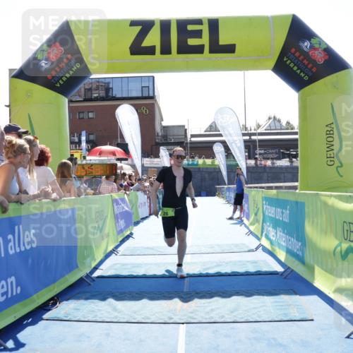 09.08.2026 - GEWOBA Citytriathlon Bremen Yannick Fuchs http://msf.ph/oto/9936788 09.08.2026 15:09:34 Ziel 26 meine-sportfotos.de