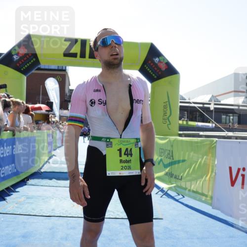 09.08.2026 - GEWOBA Citytriathlon Bremen Yannick Fuchs http://msf.ph/oto/9936837 09.08.2026 15:10:20 Ziel 144 meine-sportfotos.de