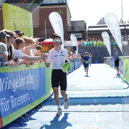 09.08.2026 - GEWOBA Citytriathlon Bremen Yannick Fuchs http://msf.ph/oto/9936859 09.08.2026 15:10:37 Ziel 3, 129, 302 meine-sportfotos.de
