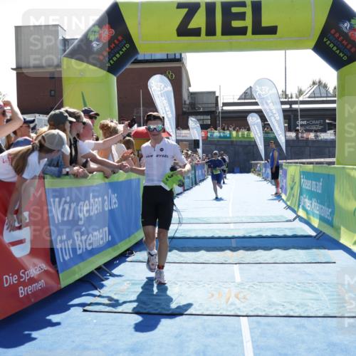 09.08.2026 - GEWOBA Citytriathlon Bremen Yannick Fuchs http://msf.ph/oto/9936861 09.08.2026 15:10:37 Ziel 3, 129, 302 meine-sportfotos.de