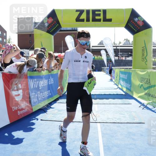 09.08.2026 - GEWOBA Citytriathlon Bremen Yannick Fuchs http://msf.ph/oto/9936865 09.08.2026 15:10:39 Ziel 3, 129, 302 meine-sportfotos.de