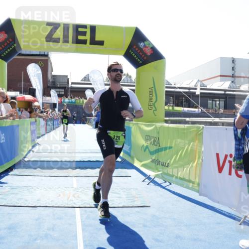 09.08.2026 - GEWOBA Citytriathlon Bremen Yannick Fuchs http://msf.ph/oto/9936876 09.08.2026 15:10:44 Ziel 59, 129, 302 meine-sportfotos.de