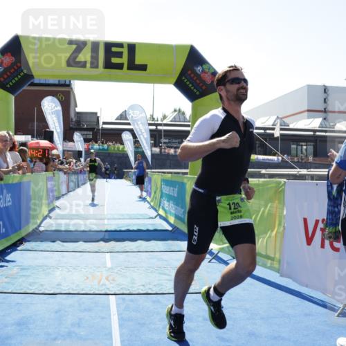 09.08.2026 - GEWOBA Citytriathlon Bremen Yannick Fuchs http://msf.ph/oto/9936878 09.08.2026 15:10:44 Ziel 59, 129, 302 meine-sportfotos.de