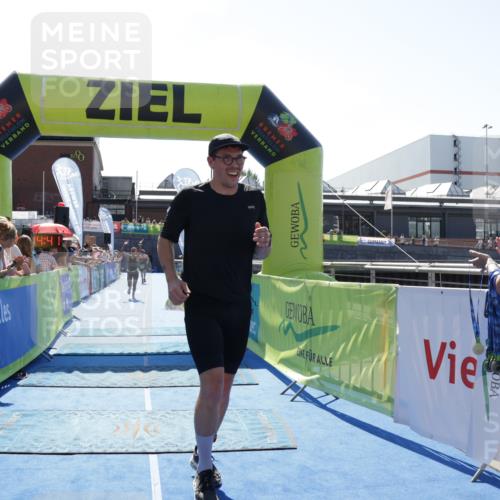 09.08.2026 - GEWOBA Citytriathlon Bremen Yannick Fuchs http://msf.ph/oto/9936909 09.08.2026 15:11:05 Ziel 159, 345 meine-sportfotos.de