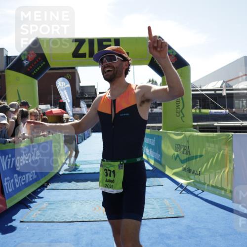 09.08.2026 - GEWOBA Citytriathlon Bremen Yannick Fuchs http://msf.ph/oto/9936924 09.08.2026 15:11:14 Ziel 371 meine-sportfotos.de