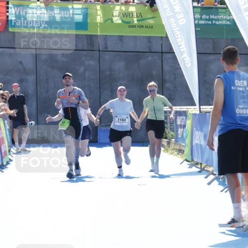 09.08.2026 - GEWOBA Citytriathlon Bremen Yannick Fuchs http://msf.ph/oto/9937012 09.08.2026 15:11:59 Ziel  meine-sportfotos.de