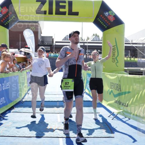 09.08.2026 - GEWOBA Citytriathlon Bremen Yannick Fuchs http://msf.ph/oto/9937030 09.08.2026 15:12:06 Ziel 97, 1103 meine-sportfotos.de