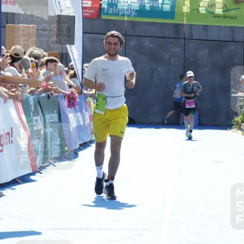 09.08.2026 - GEWOBA Citytriathlon Bremen Yannick Fuchs http://msf.ph/oto/9937034 09.08.2026 15:12:20 Ziel 9 meine-sportfotos.de