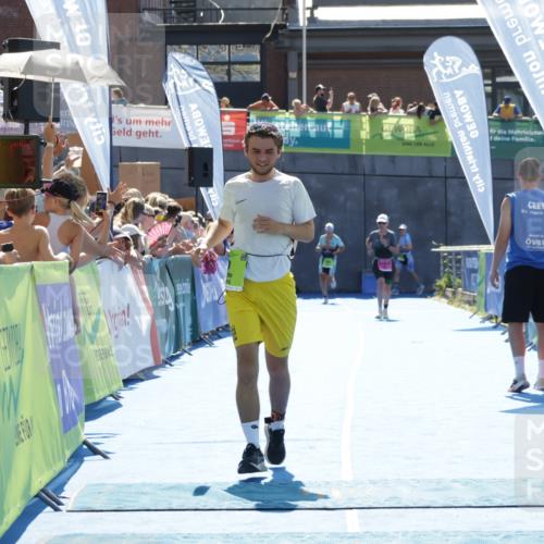 09.08.2026 - GEWOBA Citytriathlon Bremen Yannick Fuchs http://msf.ph/oto/9937035 09.08.2026 15:12:22 Ziel 9 meine-sportfotos.de
