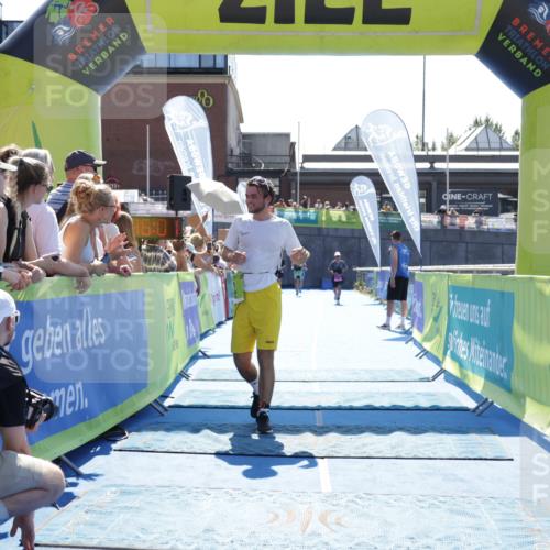 09.08.2026 - GEWOBA Citytriathlon Bremen Yannick Fuchs http://msf.ph/oto/9937037 09.08.2026 15:12:24 Ziel 9 meine-sportfotos.de