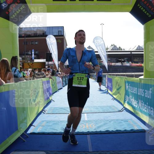 09.08.2026 - GEWOBA Citytriathlon Bremen Yannick Fuchs http://msf.ph/oto/9937117 09.08.2026 15:13:24 Ziel 67, 137, 470 meine-sportfotos.de