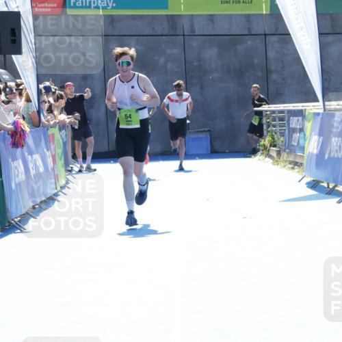 09.08.2026 - GEWOBA Citytriathlon Bremen Yannick Fuchs http://msf.ph/oto/9937134 09.08.2026 15:13:38 Ziel 54, 105 meine-sportfotos.de