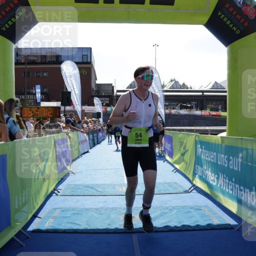 09.08.2026 - GEWOBA Citytriathlon Bremen Yannick Fuchs http://msf.ph/oto/9937142 09.08.2026 15:13:44 Ziel 54, 86, 180, 349, 362, 450 meine-sportfotos.de