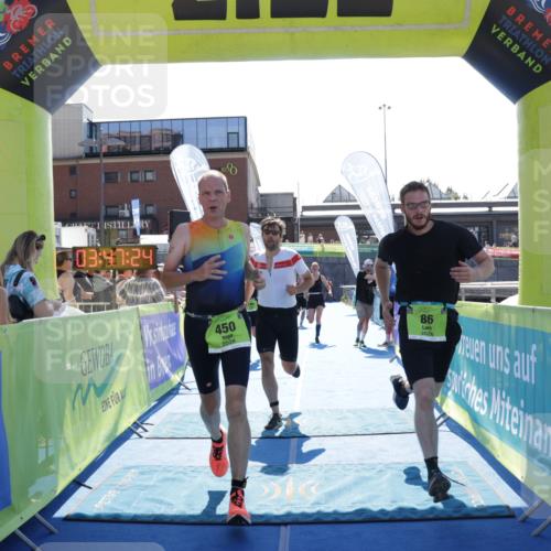 09.08.2026 - GEWOBA Citytriathlon Bremen Yannick Fuchs http://msf.ph/oto/9937145 09.08.2026 15:13:47 Ziel 54, 86, 180, 278, 349, 362, 450 meine-sportfotos.de