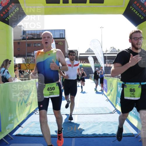 09.08.2026 - GEWOBA Citytriathlon Bremen Yannick Fuchs http://msf.ph/oto/9937147 09.08.2026 15:13:48 Ziel 54, 86, 180, 278, 349, 362, 450 meine-sportfotos.de