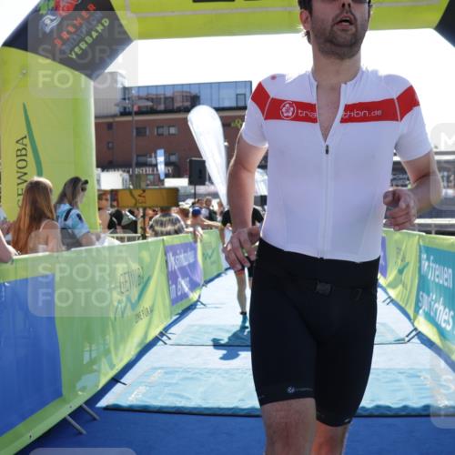 09.08.2026 - GEWOBA Citytriathlon Bremen Yannick Fuchs http://msf.ph/oto/9937152 09.08.2026 15:13:49 Ziel 86, 180, 278, 321, 349, 362, 450 meine-sportfotos.de