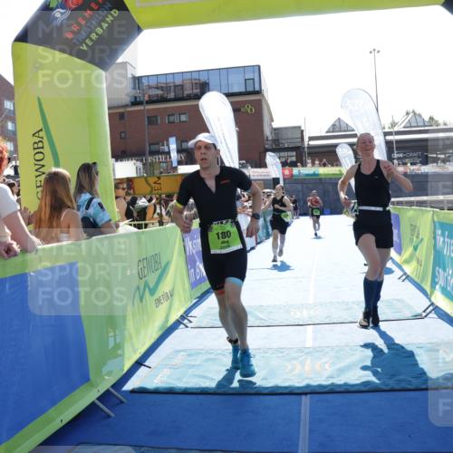 09.08.2026 - GEWOBA Citytriathlon Bremen Yannick Fuchs http://msf.ph/oto/9937153 09.08.2026 15:13:49 Ziel 86, 180, 278, 321, 349, 362, 450 meine-sportfotos.de