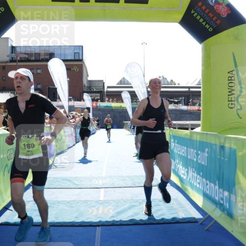 09.08.2026 - GEWOBA Citytriathlon Bremen Yannick Fuchs http://msf.ph/oto/9937155 09.08.2026 15:13:50 Ziel 86, 180, 278, 321, 349, 362, 450 meine-sportfotos.de