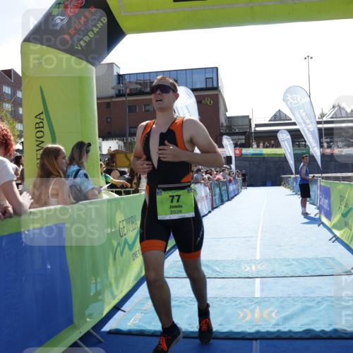 09.08.2026 - GEWOBA Citytriathlon Bremen Yannick Fuchs http://msf.ph/oto/9937172 09.08.2026 15:13:59 Ziel 77, 321 meine-sportfotos.de
