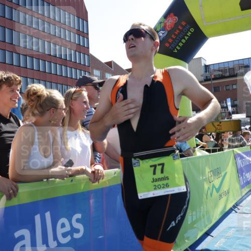 09.08.2026 - GEWOBA Citytriathlon Bremen Yannick Fuchs http://msf.ph/oto/9937175 09.08.2026 15:14:00 Ziel 77 meine-sportfotos.de