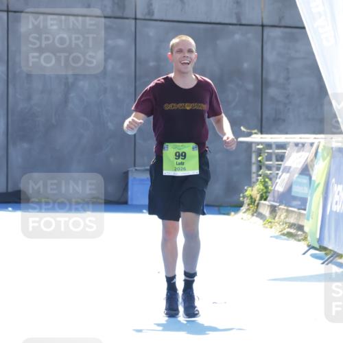 09.08.2026 - GEWOBA Citytriathlon Bremen Yannick Fuchs http://msf.ph/oto/9937178 09.08.2026 15:14:10 Ziel 99 meine-sportfotos.de
