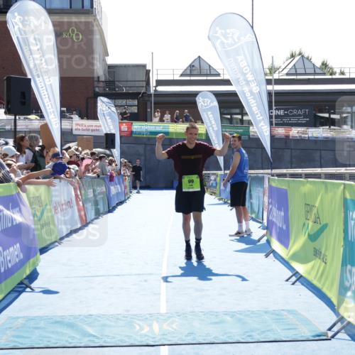 09.08.2026 - GEWOBA Citytriathlon Bremen Yannick Fuchs http://msf.ph/oto/9937186 09.08.2026 15:14:13 Ziel 99 meine-sportfotos.de