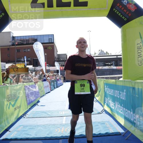 09.08.2026 - GEWOBA Citytriathlon Bremen Yannick Fuchs http://msf.ph/oto/9937194 09.08.2026 15:14:16 Ziel 99 meine-sportfotos.de