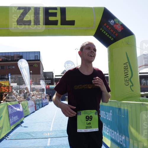 09.08.2026 - GEWOBA Citytriathlon Bremen Yannick Fuchs http://msf.ph/oto/9937197 09.08.2026 15:14:16 Ziel 99 meine-sportfotos.de