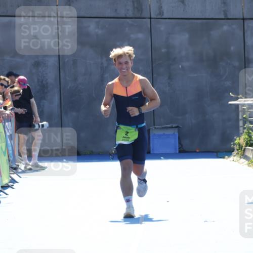 09.08.2026 - GEWOBA Citytriathlon Bremen Yannick Fuchs http://msf.ph/oto/9937198 09.08.2026 15:14:22 Ziel  meine-sportfotos.de