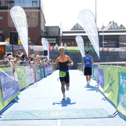 09.08.2026 - GEWOBA Citytriathlon Bremen Yannick Fuchs http://msf.ph/oto/9937208 09.08.2026 15:14:27 Ziel 2 meine-sportfotos.de