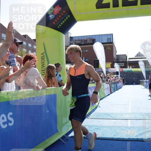 09.08.2026 - GEWOBA Citytriathlon Bremen Yannick Fuchs http://msf.ph/oto/9937220 09.08.2026 15:14:30 Ziel 2 meine-sportfotos.de