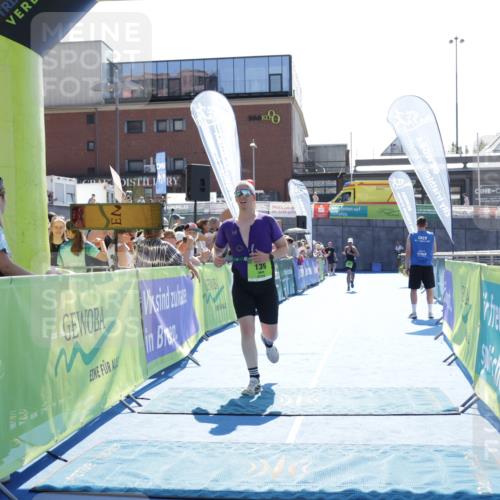 09.08.2026 - GEWOBA Citytriathlon Bremen Yannick Fuchs http://msf.ph/oto/9937231 09.08.2026 15:14:42 Ziel 139 meine-sportfotos.de
