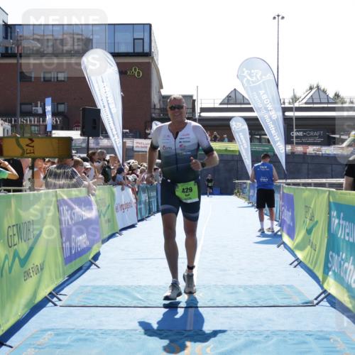 09.08.2026 - GEWOBA Citytriathlon Bremen Yannick Fuchs http://msf.ph/oto/9937247 09.08.2026 15:14:55 Ziel 429 meine-sportfotos.de