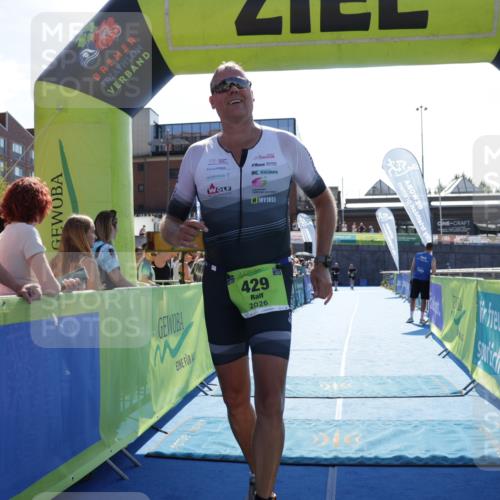 09.08.2026 - GEWOBA Citytriathlon Bremen Yannick Fuchs http://msf.ph/oto/9937254 09.08.2026 15:14:57 Ziel 429 meine-sportfotos.de