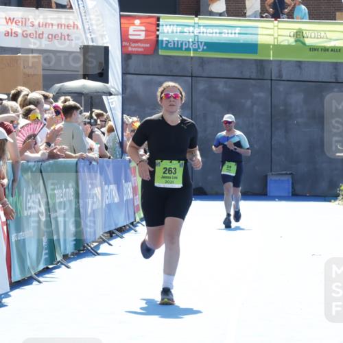 09.08.2026 - GEWOBA Citytriathlon Bremen Yannick Fuchs http://msf.ph/oto/9937258 09.08.2026 15:15:04 Ziel 263 meine-sportfotos.de