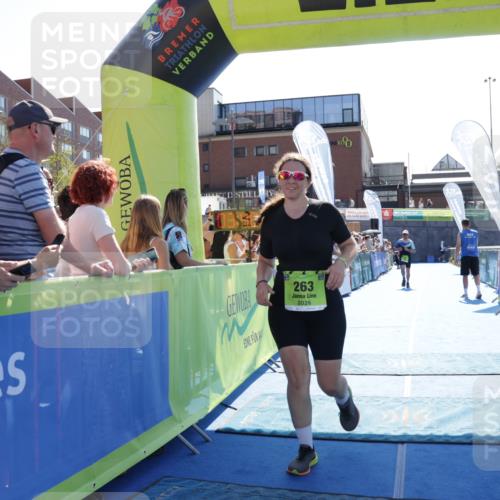 09.08.2026 - GEWOBA Citytriathlon Bremen Yannick Fuchs http://msf.ph/oto/9937266 09.08.2026 15:15:08 Ziel 24, 263 meine-sportfotos.de