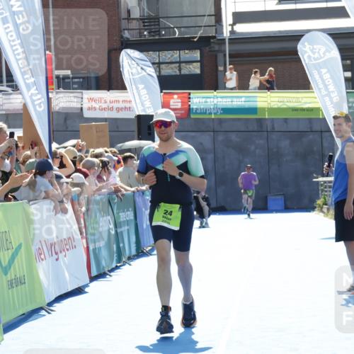 09.08.2026 - GEWOBA Citytriathlon Bremen Yannick Fuchs http://msf.ph/oto/9937268 09.08.2026 15:15:10 Ziel 24, 263 meine-sportfotos.de