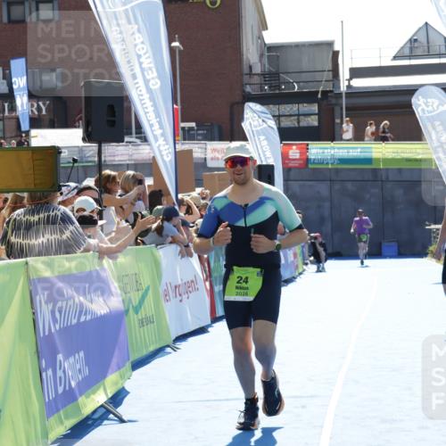 09.08.2026 - GEWOBA Citytriathlon Bremen Yannick Fuchs http://msf.ph/oto/9937270 09.08.2026 15:15:11 Ziel 24, 263 meine-sportfotos.de