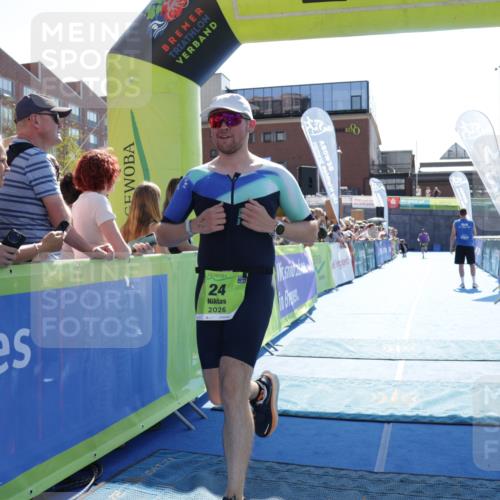 09.08.2026 - GEWOBA Citytriathlon Bremen Yannick Fuchs http://msf.ph/oto/9937274 09.08.2026 15:15:13 Ziel 24 meine-sportfotos.de