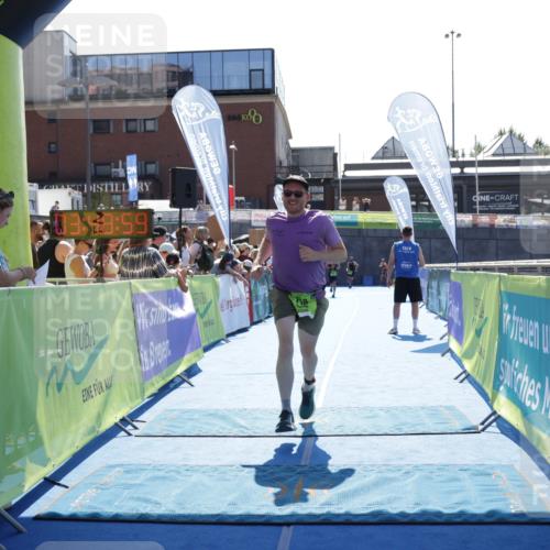 09.08.2026 - GEWOBA Citytriathlon Bremen Yannick Fuchs http://msf.ph/oto/9937283 09.08.2026 15:15:22 Ziel 158 meine-sportfotos.de