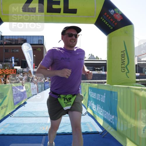 09.08.2026 - GEWOBA Citytriathlon Bremen Yannick Fuchs http://msf.ph/oto/9937286 09.08.2026 15:15:23 Ziel 158 meine-sportfotos.de