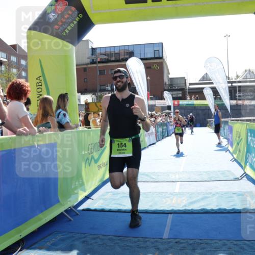 09.08.2026 - GEWOBA Citytriathlon Bremen Yannick Fuchs http://msf.ph/oto/9937306 09.08.2026 15:15:33 Ziel 154, 337, 378, 466 meine-sportfotos.de