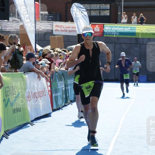 09.08.2026 - GEWOBA Citytriathlon Bremen Yannick Fuchs http://msf.ph/oto/9937320 09.08.2026 15:15:37 Ziel 154, 257, 337, 466 meine-sportfotos.de