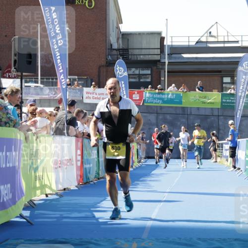 09.08.2026 - GEWOBA Citytriathlon Bremen Yannick Fuchs http://msf.ph/oto/9937342 09.08.2026 11:41:40 Ziel 229, 530 meine-sportfotos.de