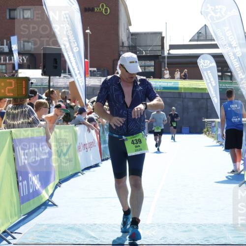 09.08.2026 - GEWOBA Citytriathlon Bremen Yannick Fuchs http://msf.ph/oto/9937343 09.08.2026 15:15:44 Ziel 257 meine-sportfotos.de