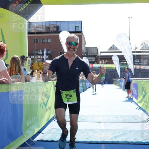 09.08.2026 - GEWOBA Citytriathlon Bremen Yannick Fuchs http://msf.ph/oto/9937375 09.08.2026 15:15:54 Ziel 359, 385, 395 meine-sportfotos.de
